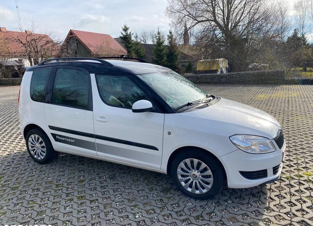 Skoda Roomster cena 14500 przebieg: 262000, rok produkcji 2011 z Tuchola małe 92